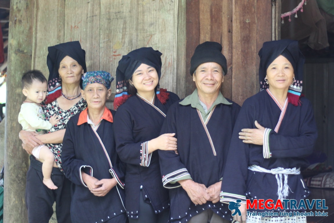 Tour du lịch cộng đồng Bản Sưng (Đà Bắc) trải nghiệm cuộc sống đồng bào Dao Tiền